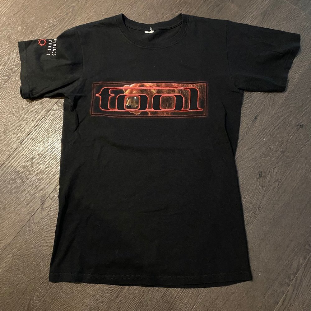 2010 TOOL BAND TOUR TSHIRT CALIFORNIA REPUBLIC SIZE SMALL